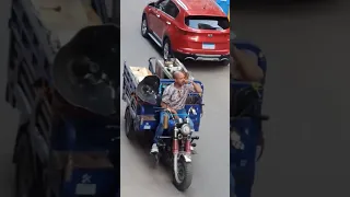 أغيب أغيب وارجع ألم الكراكيب وبيكا عاملها تريند جديد 