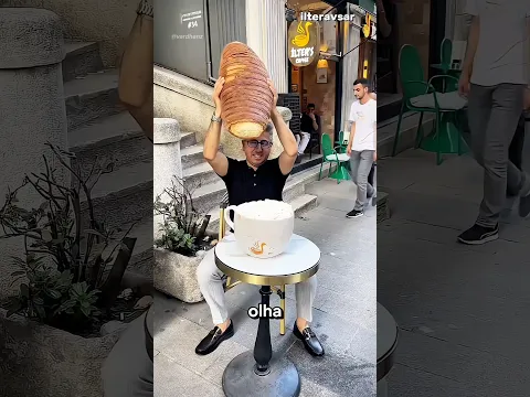 Ele Desperdiça Comida Por Views