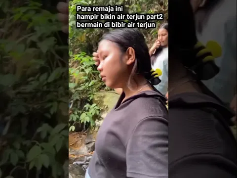 Demi konten, remaja ini bermain di bibir air terjun#shorts#shorts#shortvideo
