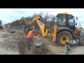 Download Lagu JCB 4CX with very skilled backhoe drive
