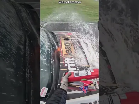 😱 Su Coche Se Incendió En Plena Carrera… Pero Lo Que Hizo Otro Piloto Sorprendió A Todos! 🔥🏎️