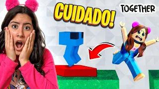 Maria Clara e Papai GRUDADOS: Escapando do Obby IMPOSSÍVEL! (Roblox Together)