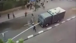           اللى ضحى  بس بجد  ثورة    يناير اغنية عمرو دياب دندنها