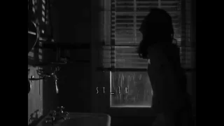 ستوريات حزينه بنت تبكي بصوت عالي 