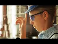 Download Lagu ولد ضعيف بتقع في ايده مادة اخطر تكنولوجيا علي وجه الارض وبتخليه بطل خارق وبيواجه العصابات والمتنمرين