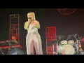 Lagu Anne-Marie - Kiss My (Uh Oh) LIVE - London 19/10/21