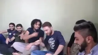 شاهد واضحك مع خفة دم والروح الجميلة عبد الباسط الساروت وشباب الثورة 