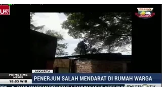 Download Suka Duka Persiapan HUT TNI ke-71, Kisah Lucu Penerjun Payung Nyangkut di Pohon MP3