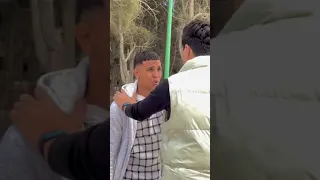 حمو الطيخا قاعد بيشرب فركه سمع أن صاحبه في عاركه 