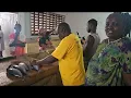 Download Lagu Mama goes to the beach fresh tuna fish from the ocean to the pot. Mombasa raha mtwapa fish market.