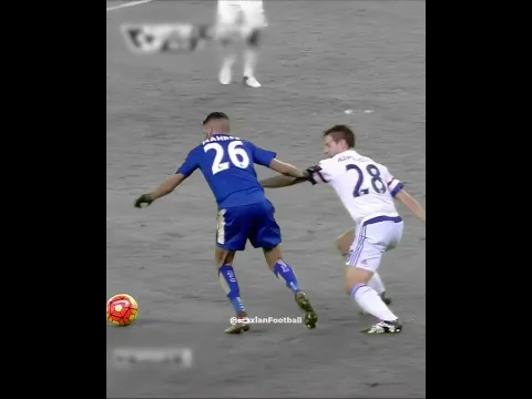 He humiliated 3 players with 1 move! 😂