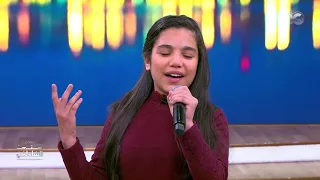 مطربة عملاقة بجسد طفلة 12عاما برضاك يا خالقي من وفاء عماد مع منى الشاذلي 