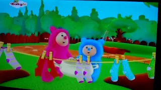 babytv billy and bam bam taking down the washed clothes english