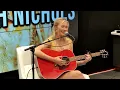 Elizabeth Nichols Performs "I Got A New One"