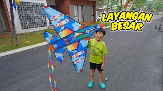 Kyo Main Layangan BESAR Bentuk Rocket