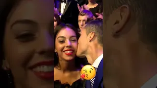 لحظات نادرة لرونالدو وجورجينا Shortsviral 