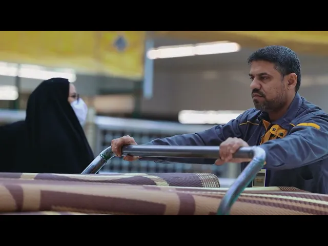 ⁣خدمٌ مثلُ قنبرٍ