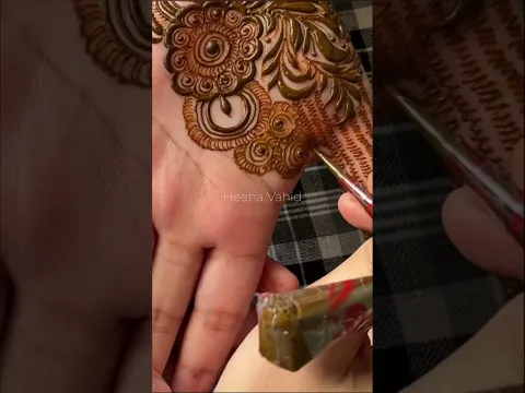 #mehndi #hennatattoo #hennadesgin #hennaart #henna #explore #newdesign #heenavahid #shortsfeed