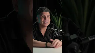 اللى بيقول حاضر و نعم بياخد على دماغه 