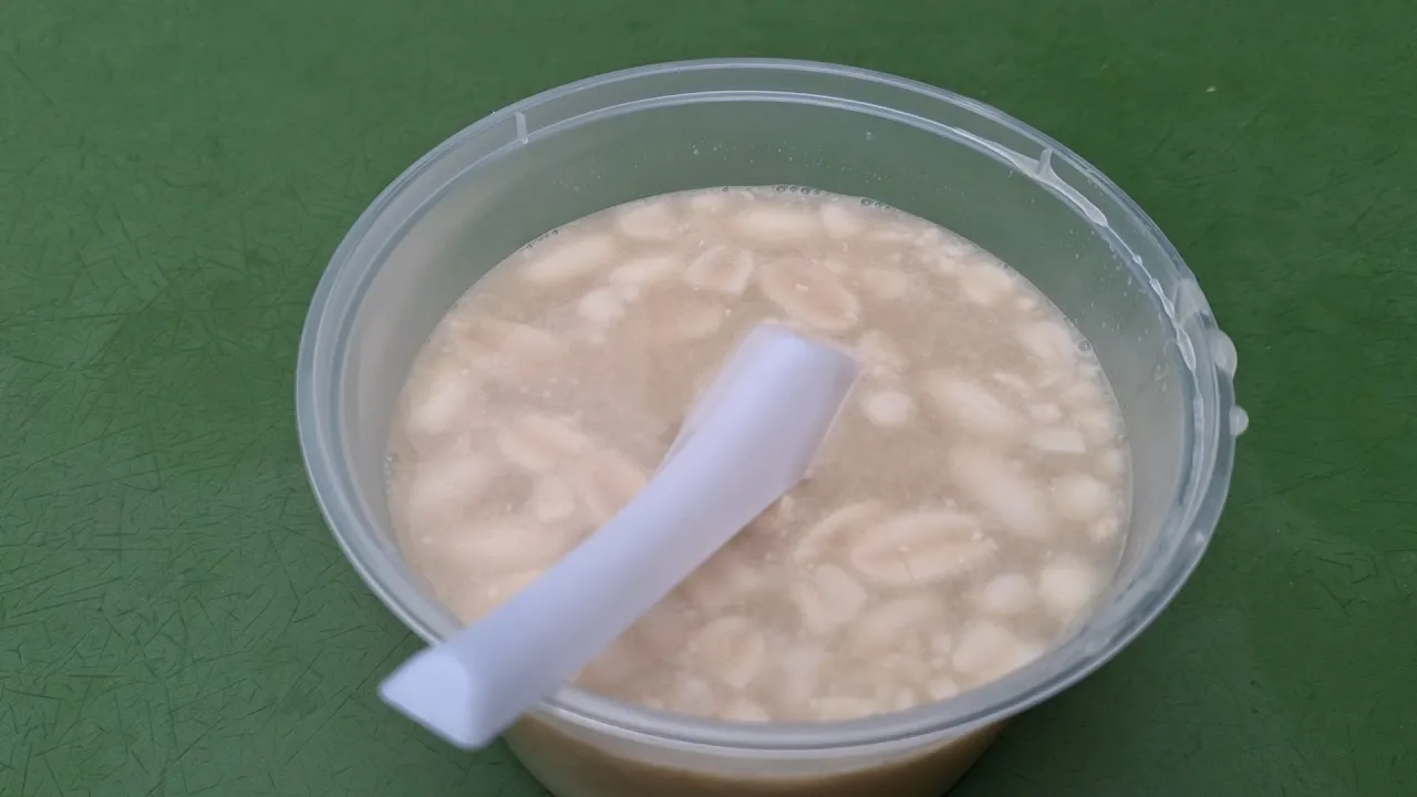 Maxwell Food Centre. 75 Peanut Soup. Traditional Chinese Dessert