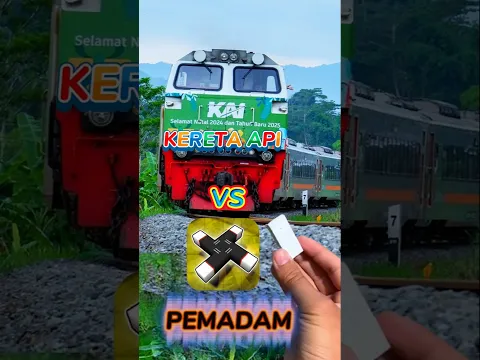 KERETA API VS PENGHAPUS (PEMADAM) GASING #shorts #keretaapi #viralvideo #penghapus #pemadamgasing