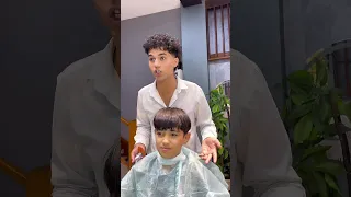 الولد السورى ده بيعيط وانا بشلو شعرو ولما سألته عن السبب اتصدمت Shorts Haircut 