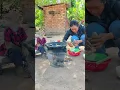 Download Lagu Smart SokYaa Cooking Egg Cake With Mom At Home #shorts