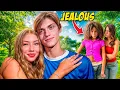 Download Lagu I GOT A NEW CRUSH and the GIRLS got JEALOUS!