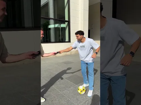 It's all about football skills #yzfamily @Mario Götze
