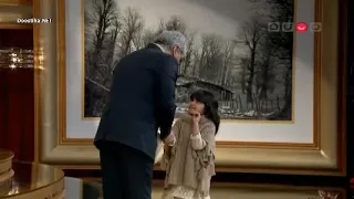 دختر بچه پرید وسط اجرای مهران مدیری 