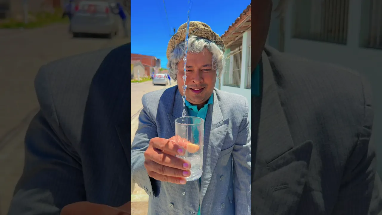 Vovô bebendo água