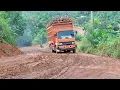 Download Lagu Epic Momen ‼️ Off-road Kelas Berat, Lintasan Super Licin Fuso Oren Gaspol Muatan Terlanjur Full