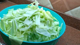 محشى كرنب بدون لف لو بتحبى المحشى وبتزهقى من لف المحشى الفيديو ده ليكى طريقه سهله ولذيذه جدا 