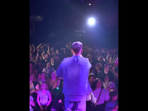 Merci de l'accueil que vous réservez à mon nouveau single ❤️ Un bonheur de le jouer sur scène ! #CLV
