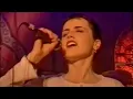 Download Lagu The Cranberries - Live Glasgow 1993 (The Best Version)