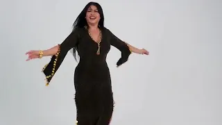 ساجده عبيد  اسمر والعيون وساع كامله رقص عراقي                                                       دندنها