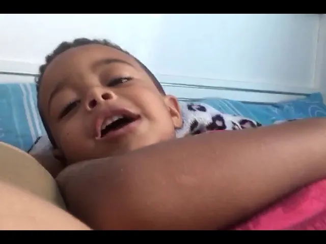 BENÍCIO CANTANDO A GALINHA PINTADINHA