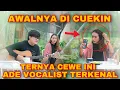 PRANK CAFE!! GA TAU KALO CEWE INI ADE VOCALIST BAND TERKENAL SIAPA YAAAAA??