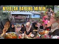 KETIKA HUJAN KITA NYEBLAK BARENG KELUARGA DISAUNG BAMBU MIMIH | My Life In The Village Indonesia