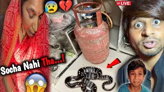 OMG Ye Kya Hua 😲 Real Snake Se 🐍 Etni Tej Dar Gayi Mummy 😰😭