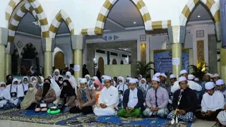 Download Pemberangkatan Jama'ah Haji PP Miftahul Huda, KH Munir Abdullah, Di Hormati Ribuan Orang. MP3