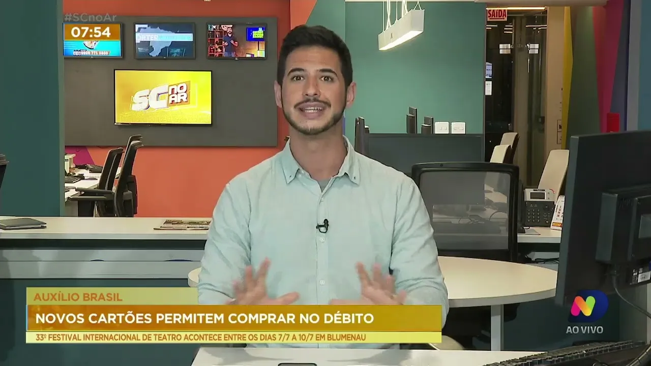 Auxílio Brasil: novos cartões permitem comprar no débito