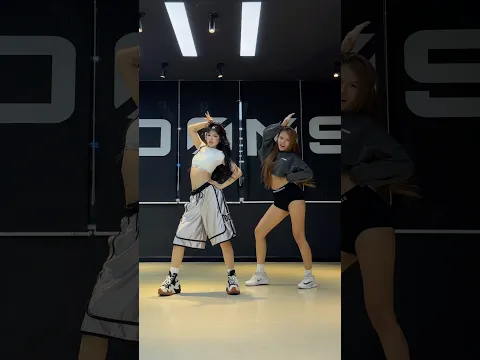 La Diva🫸🏻🔥🫷🏻#SaWaDiKa #LISA #LISA_SaWaDiKa #ciin #xuanca #dance