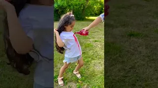 انا وميلا جربنا التيشرتات السحريه من موقع بات بات انصدمنا Shorts ترند 