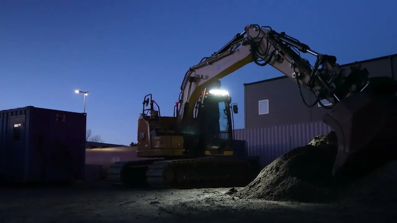 Video: OZZ No Glare 27" Work Light - LED werklamp lightbar 9800 lumen