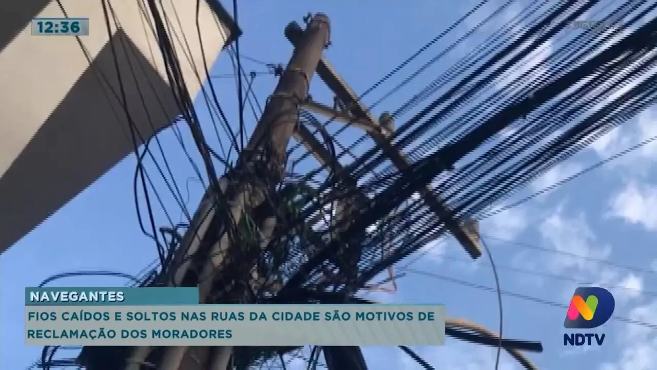 Fios caídos e soltos nas ruas de Navegantes são motivos de reclamação dos moradores