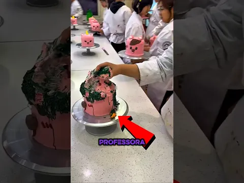 A Quarta Garota Fez o Bolo Perfeito! 😲🧸