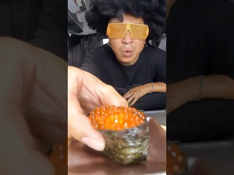 A salmon roe thief?!