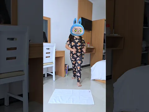 cute Zimomo & Mokoko jumping into the hula hoop