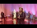 Download Lagu Kelly Clarkson - Christmas Isn't Canceled (Just You) [Live]